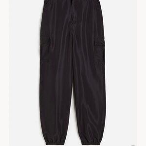 H&M black cargo pants with high waist. Size XL.